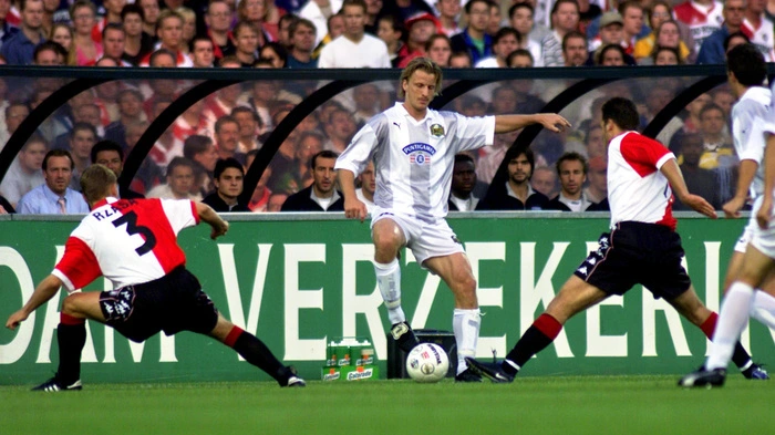 Am 8. August 2000 traf der SK Sturm Graz das erste Mal auf Feyenoord Rotterdam und siegte zu Hause mit 2:1.