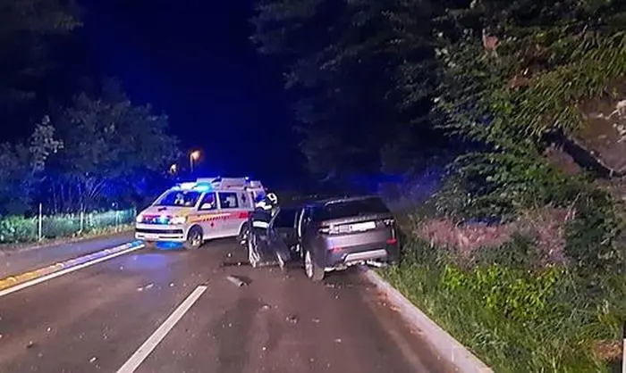 Drei Personen wurden bei dem Unfall verletzt