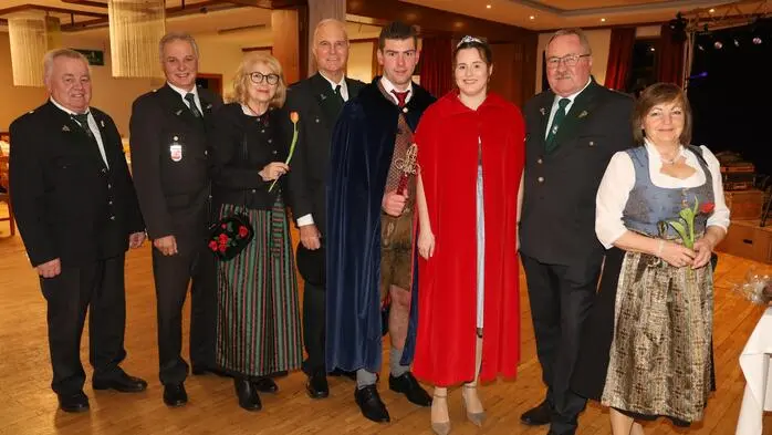 Ohne Ausnahme wird in Hatzendorf jeder Ballabend vom Faschingsprinzenpaar Georg Wippl und Christiane Bauer eröffnet. So auch der heurige Ball des örtlichen Kameradschaftsbundes im Gasthof Kraxner