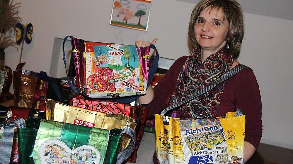 Claudia Pertsch kreiert mit Begeisterung Recyclingtaschen