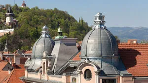 Bei heimischen Experten in besten Händen: die Grazer Dachlandschaft 