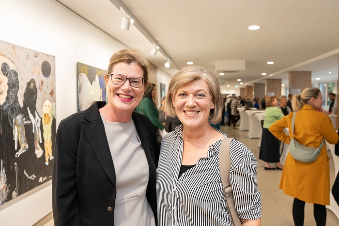 Bettina Heuser vom Freiwilligen-Management mit Barbara Krotil vom Ehrenamt-Management der Diözese Graz-Seckau.