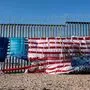 Die amerikanisch-mexikanische Grenze bei Playas de Tijuana auf der Baja California