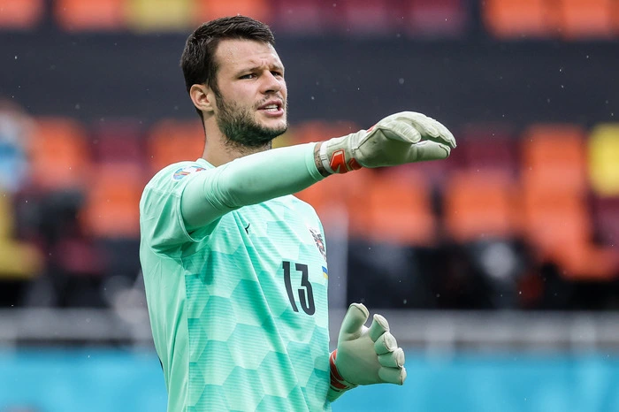 Daniel Bachmann: 5 Der Schlussmann war dann zur Stelle, wenn er gefragt war. Auch mit dem Ball am Fuß wirkte der England-Legionär diesmal souverän. Bei einem verunglückten Lainer-Kopfball auf das eigene Tor reagierte der 26-Jährige sensationell.