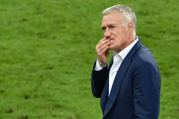 "Er bleibt sehr lange in der Luft. Sein Sixpack hat schon einen Sinn." Frankreichs Teamchef Didier Deschamps vor dem Finale gegen Portugal über die Kopfballstärke von Cristiano Ronaldo.