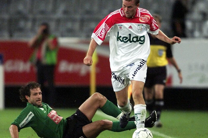 41 Jahre. Die Kampfmaschine gibt sein Wissen an die Jugend weiter - als Trainer eilt er mit der U16 der WAC Akademie in der ÖFB-Jugendliga von Erfolg zu Erfolg, ist hinter Salzburg Zweiter.