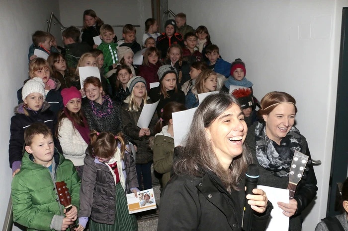 Musikalisch umrahmt wurde die Vernissage von den Kindern selbst.
