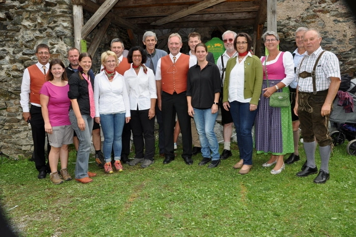 Der Burgenverein Steinschloss unter Obmann Günther Sperl lud gemeinsam mit dem MGV Höhenklang zu diesem wunderbaren Sängerfest. Federführend bei der Organisation war Wilfried Ofner, Chorleiter des MGV Mariahof.