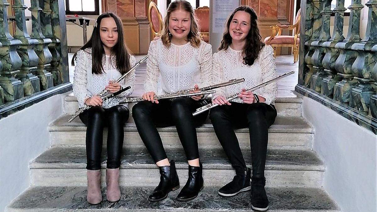 Die „flutes of harmony“ mit Lena-Marie Kraule, Lara Marie Kuess und Leonie Tauschitz