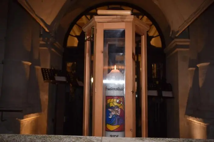 Musikalisch umrahmt wurde die Übergabe des Friedenslichtes von der Feuerwehrmusik Pinggau.