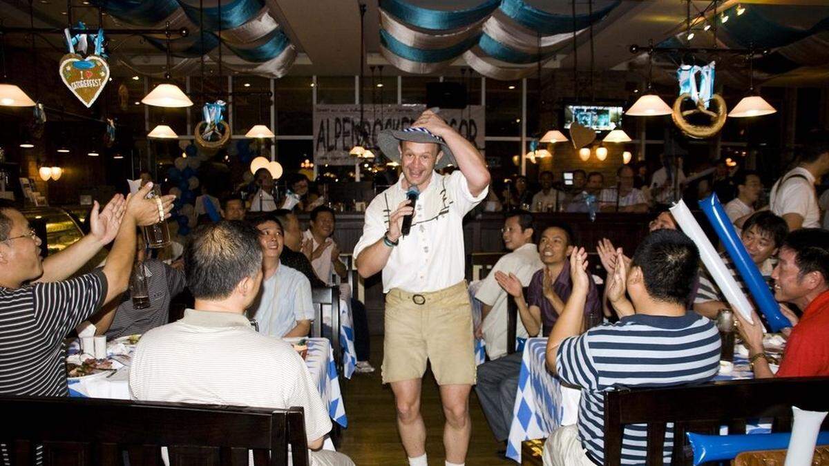 Die Oktoberfeste mit Bandleader Joachim „Joe“ Scherz kommen bei den Chinesen bestens an 