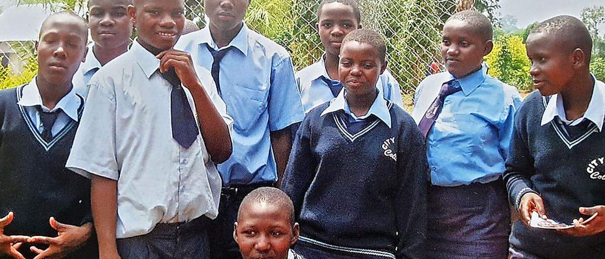 Schüler in Uganda