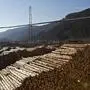 Die Nachfrage nach Schnittholz und verarbeiteten Holz ist eingebrochen