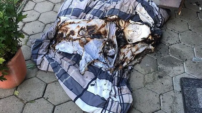 Diese Decke könnte den Brand ausgelöst haben