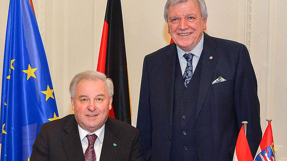 Schützenhöfer und Bouffier in der Staatskanzlei.  