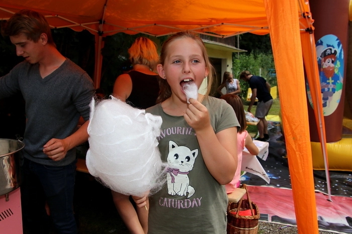 Auch süße Leckereien wie Zuckerwatte durften nicht fehlen.