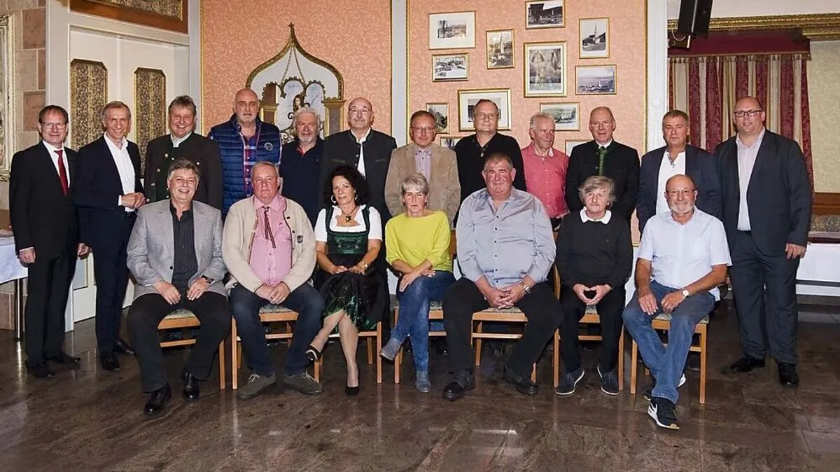 40 Jahre Mitgliedschaft feiern diese Jubilare mit Ehrengästen