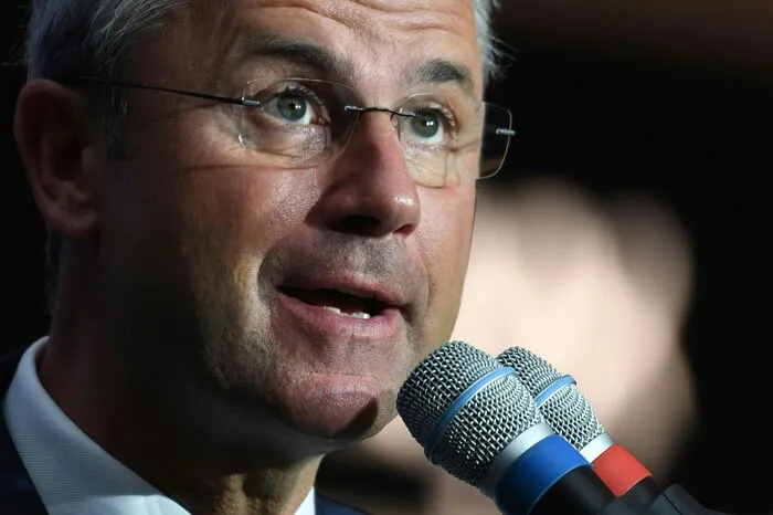 "Ich habe selbst ein Dutzend Freunde, die Muslime sind." - Der designierte FPÖ-Chef Norbert Hofer immunisiert sich ... "Bei den Identitären ist es nachvollziehbar, dass die ein Wahnsinn sind." - ... und grenzt sich ab.