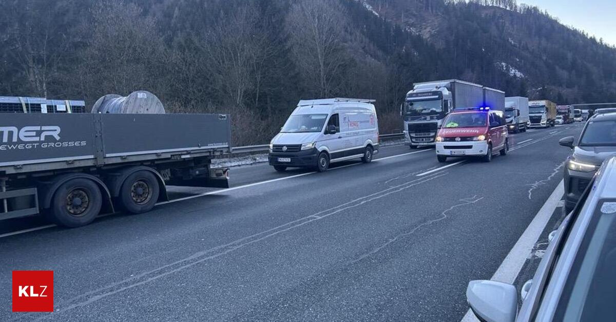 Aufr-umarbeiten-laufen-Gleinalmtunnel-in-Fahrtrichtung-Graz-nach-Auffahrunfall-gesperrt