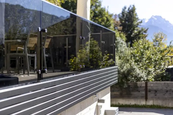 Aluminium und Glas ergänzen sich