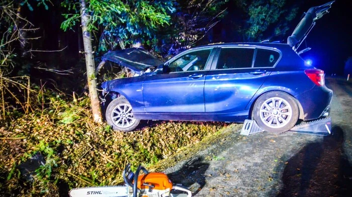 Klicken Sie sich durch die Fotos von der Fahrzeugbergung