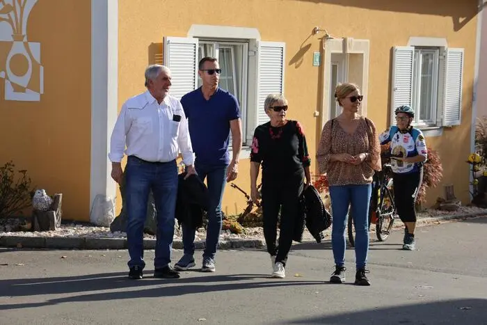 Viele Besucher genossen die wärmenden Sonnenstrahlen