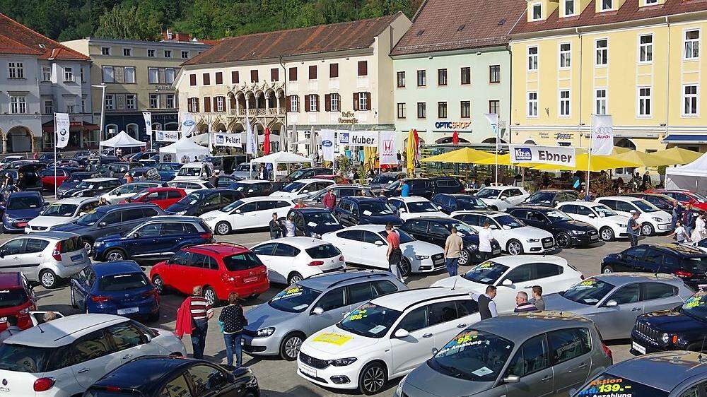 Die traditionelle Gebrauchtwagenschau wird am Freitag und Samstag wieder auf dem Brucker Koloman-Wallisch-Platz veranstaltet