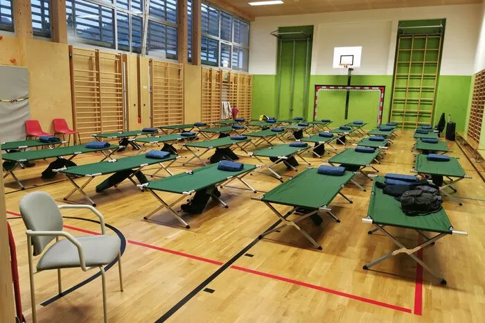 Im Bildungscampus in St. Paul (Leuchtturm) wurde vom Roten Kreuz eine Notunterkunft errichtet
