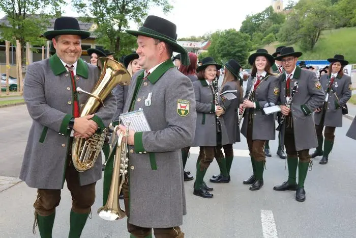 Das Bezirksmusikertreffen, an dem Musikkapellen aus der Steiermark und dem Burgenland teilnahmen, wurde zu einem riesigen Spektakel.