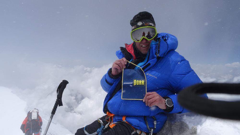 Geschafft: Spitzen-Alpinist Hans Wenzl auf dem Gipfel der Annapurna