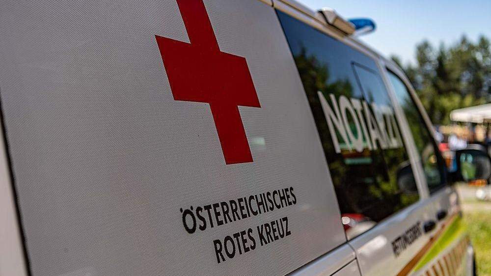 Der Lenker und der Mitfahrer wurden ins Klinikum Graz gebracht