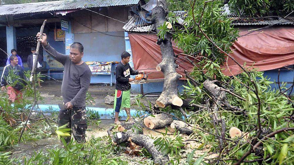 Der Taifun zog eine Spur der Verwüstung durch den Inselstaat