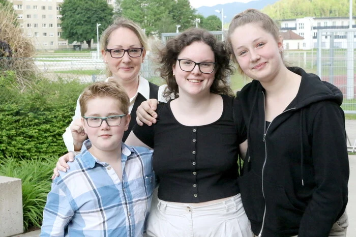 Aus ganz Kärnten und darüber hinaus waren die Besucher gekommen, um dem „Wut-Bauern“ mit dem Vorschlaghammer zu lauschen. 