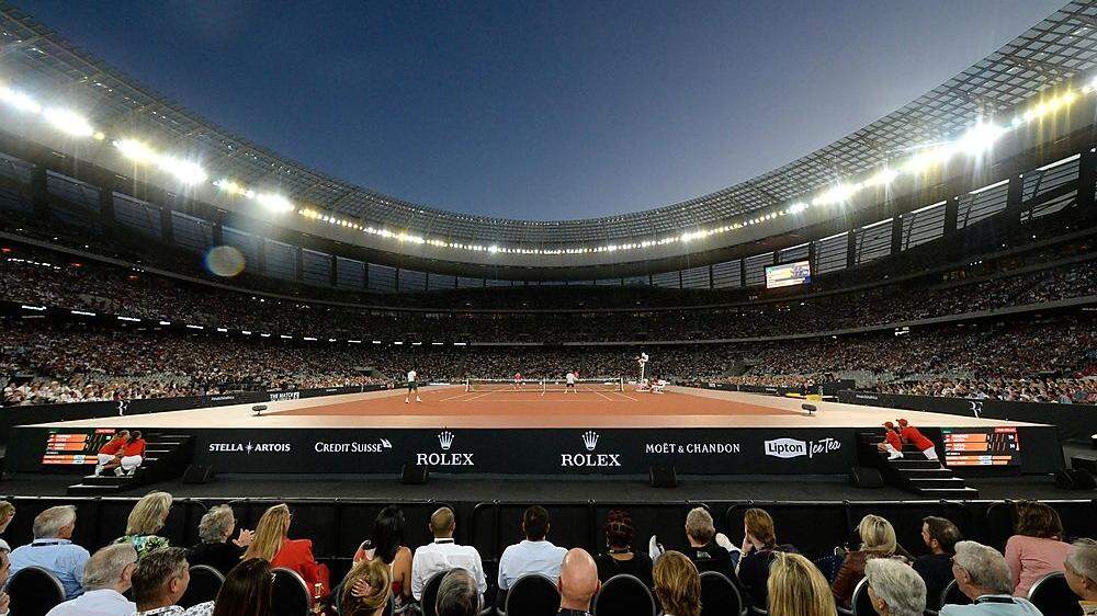 Die Tennis-Stars spielten vor einer gewaltigen Kulisse.