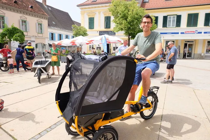 Gemeinderatsmitglied Philipp Sonnleitner holte die Cargobike Roadshow nach Gleisdorf.