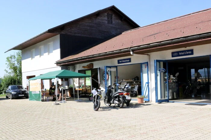 In der Funderstraße 1 hat Brigitte Benedikt „Brigitte´s Pfotensalon“ eröffnet.   