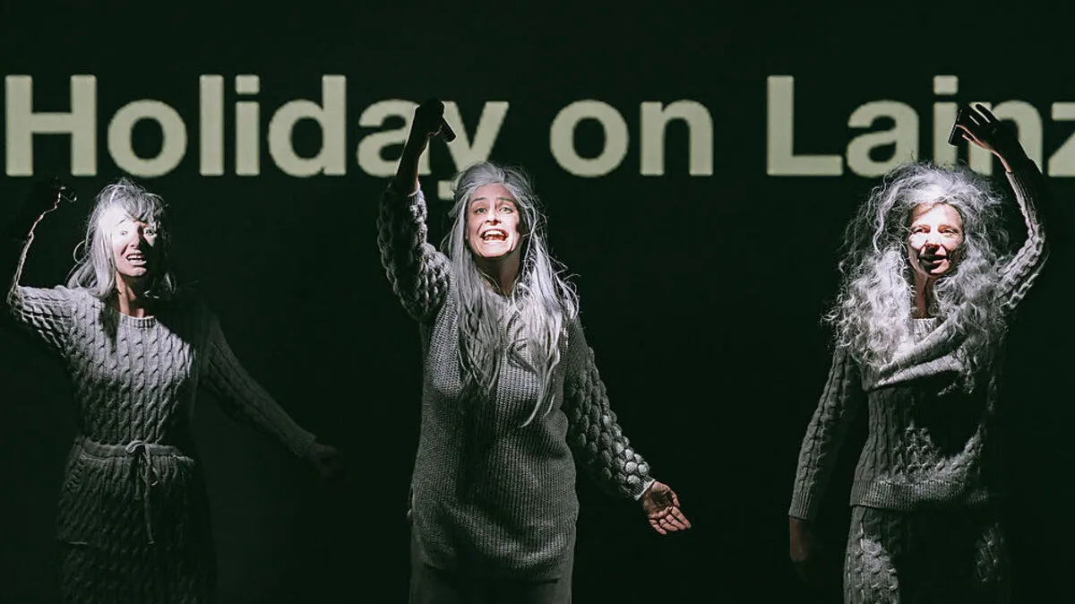 Rabtaldirndln als Mordschwestern: v.l.: Rosa Degen-Faschinger, Barbara Carli, Gudrun Maier