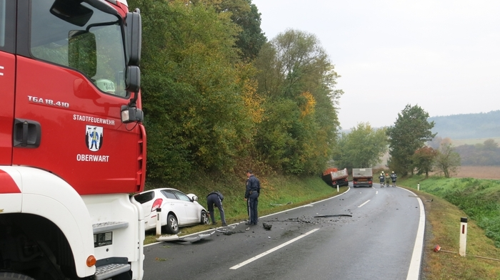 Am Donnerstag wurde die Stadtfeuerwehr Oberwart zu einer Fahrzeugbergung zwischen Unterwart und Oberdorf nach einem Verkehrsunfall alarmiert.