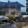 Beschädigte Hausdächer, eingeschlagene Autoscheiben, Muren und riesige Hagelkörner: Verwüstungen im Bezirk Weiz
