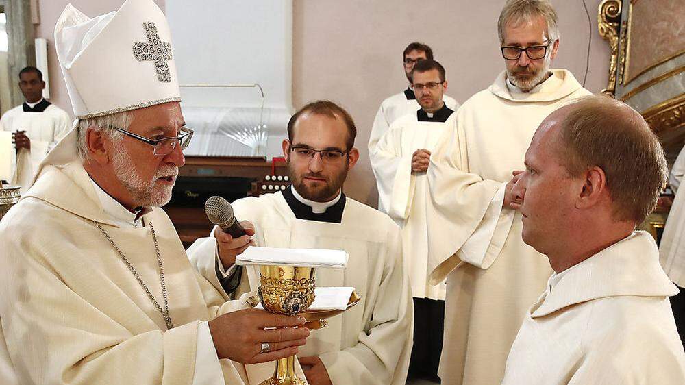 Bischof Josef Marketz hat Robert Johann Thaler zum Priester geweiht