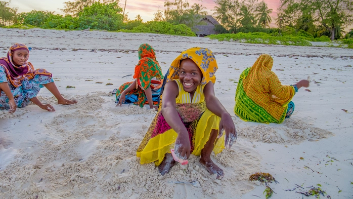 Afrikanische Mädchen in Sansibar (Tansania)