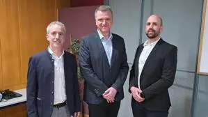 Gemeindekassier Michael Strametz (SPÖ), Bürgermeister Goran Fofonjka und Vizebürgermeister Matthias Prutti (FPÖ) (v. l.) bei der jüngsten Gemeinderatssitzung