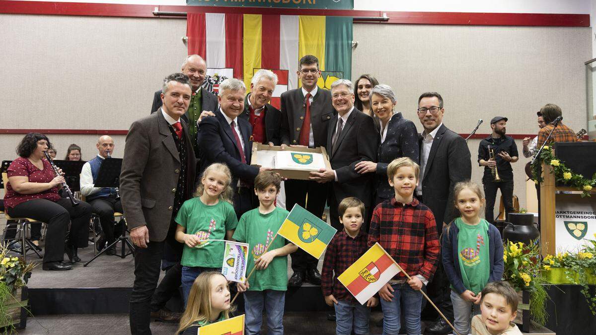 Im Rahmen eines großen Festaktes wurde die Gemeine Köttmannsdorf offiziell zur Marktgemeinde ernannt 