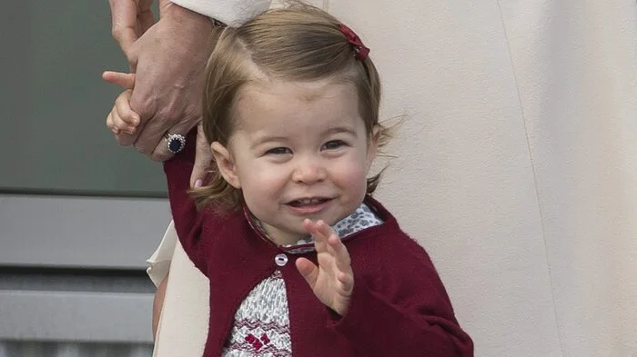 Prinzessin Charlotte (1) und ihre Bruder George (3) sagen nach acht Tagen in Kanada "Goodbye".