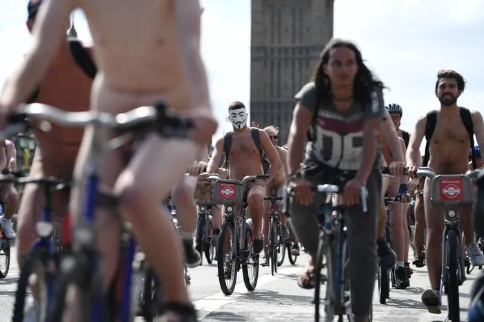 Der World Naked Bike Ride findet jedes Jahr im Juni in vielen Städten statt, in London ist die Demo traditionell am größten.