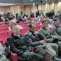 Politiker der Friauler Stadt Spilimbergo kamen in Nazi-Uniformen zur Filmvorführung des 2023 veröffentlichten Films „Il Comandante“, der einen italienischen U-Boot-Kommandanten im Zweiten Weltkrieg als Held präsentiert