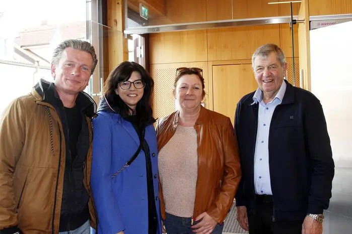 Neben vielen begeisterten Gästen begrüßte Obfrau Maria Rath auch Landtagsabgeordnete Theresia Heil, Bürgermeister Manfred Schaffer und Vizebürgermeister Markus Loidl, ebenso Bürgermeisterkollegin Nicol Gradwohl aus Burgau.