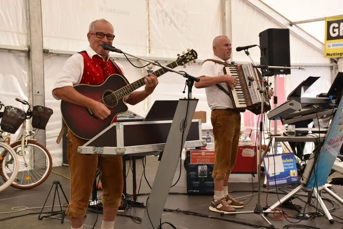 Für beste Kirchtagsstimmung sorgte das Duo "Tip Top".