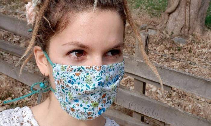  Mund-Nasen-Schutzmasken aus dem Caritas-Nähprojekt stoff.werk.graz