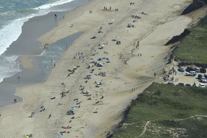 Cape Cod ist eine hakenförmige Halbinsel im US-Bundesstaat Massachusetts und bekannt für die unberührten Strände.